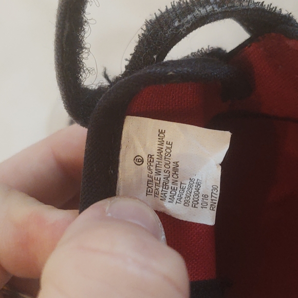 Super cute little boys sneakers! - Picture 4 of 4